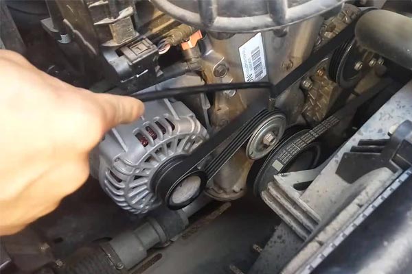 下冶镇转速传感器的工作原理是什么？