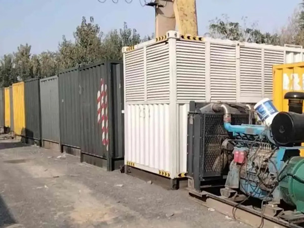 下冶镇200KW柴油发电机机组每小时油耗是多少?